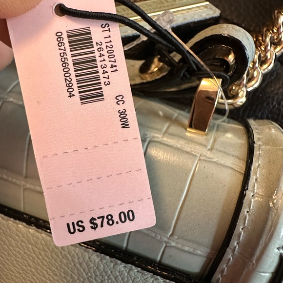 Elegant Blue Victoria’s Secret handbag - Picture 6 of 6